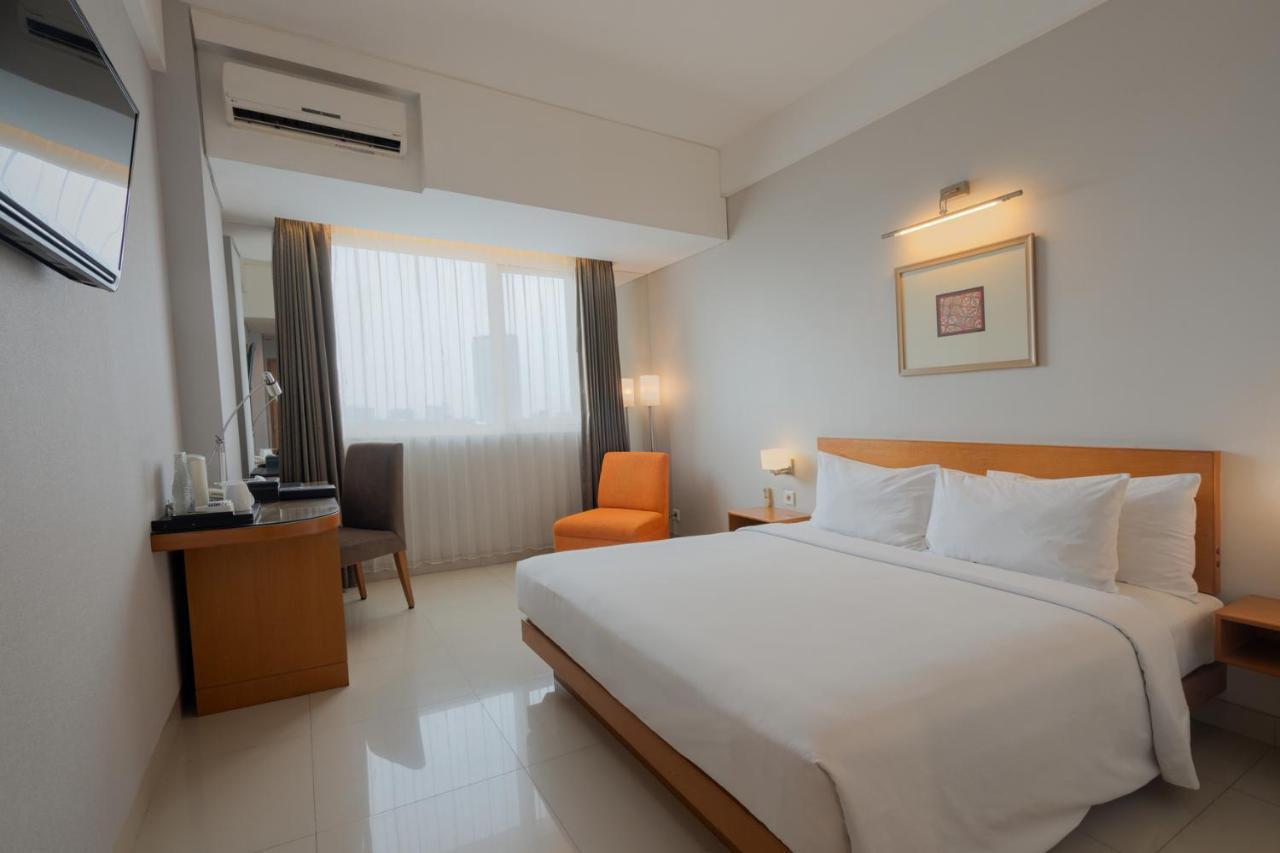 The Capital Hotel Surabaya Kültér fotó