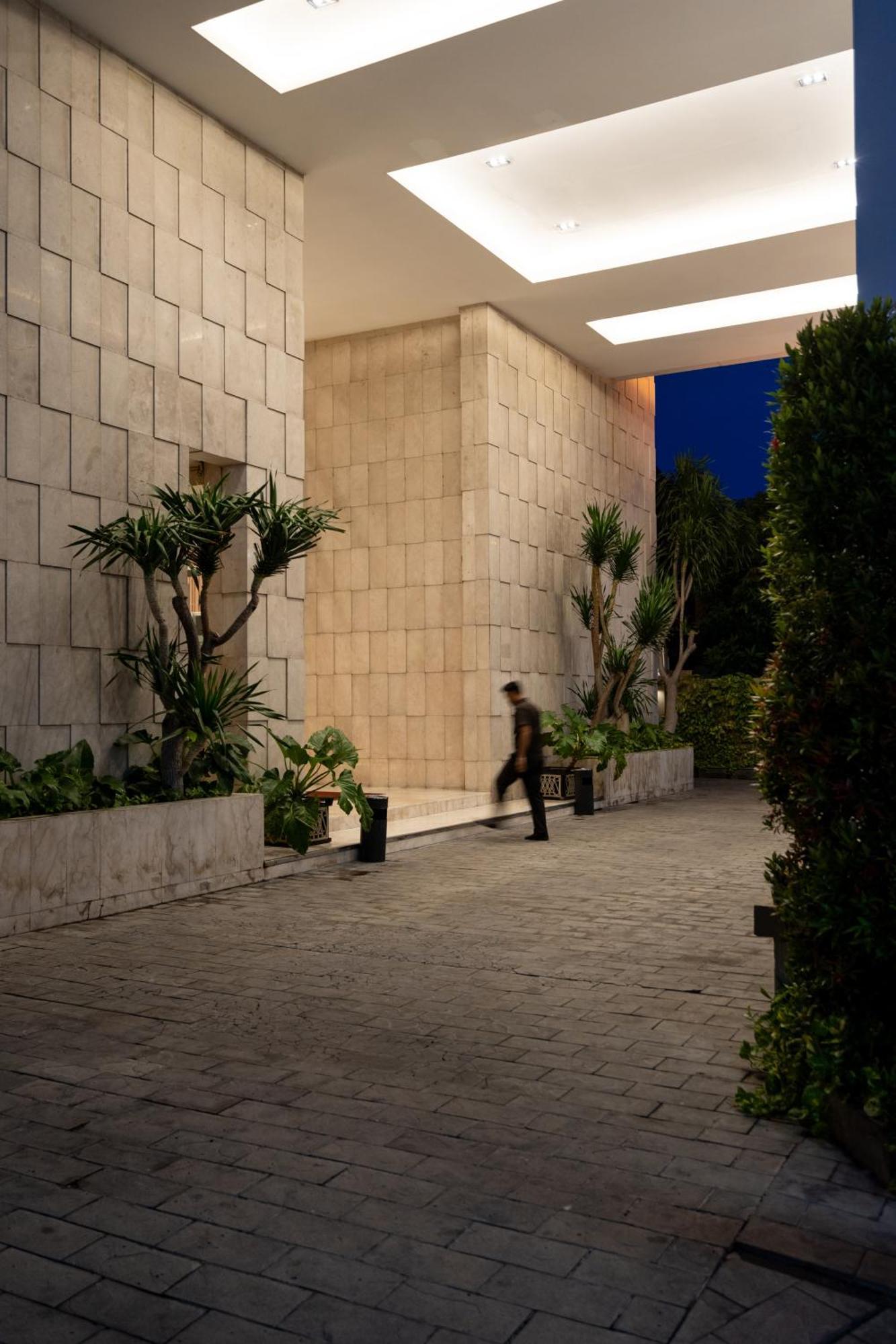 The Capital Hotel Surabaya Kültér fotó