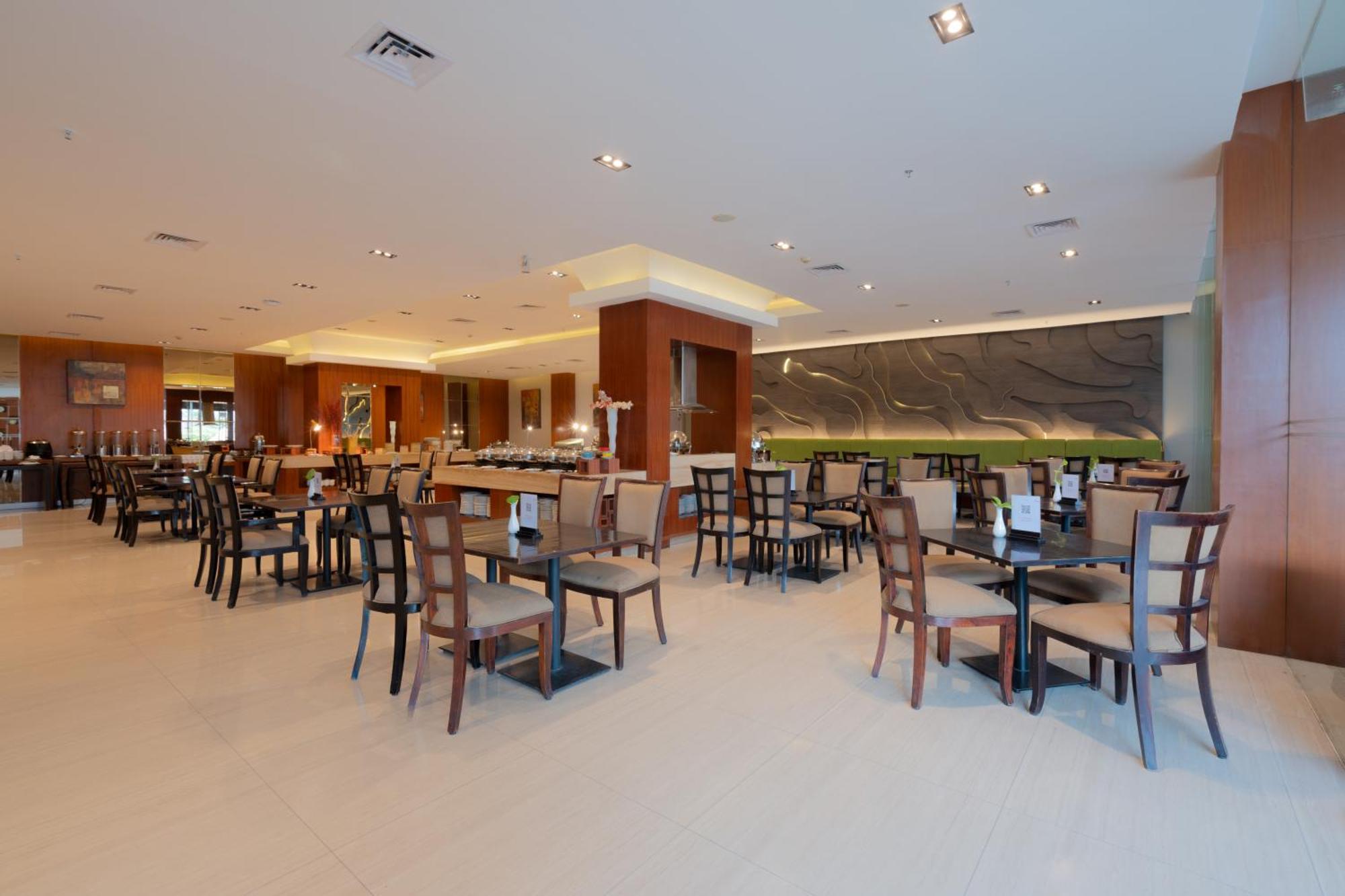 The Capital Hotel Surabaya Kültér fotó