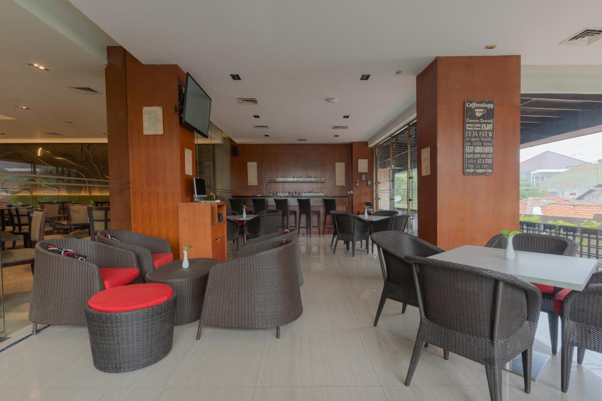 The Capital Hotel Surabaya Kültér fotó