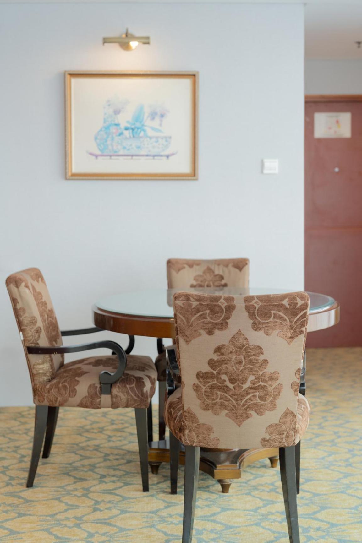 The Capital Hotel Surabaya Kültér fotó