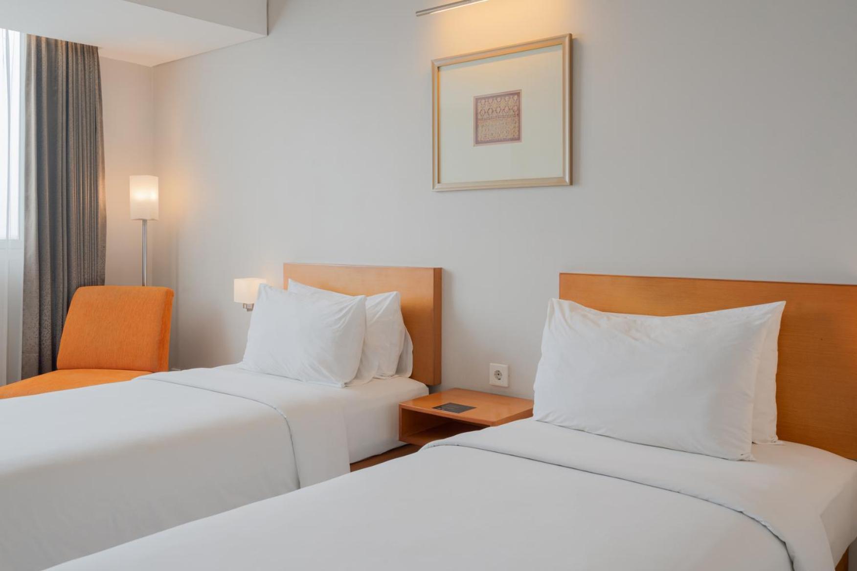 The Capital Hotel Surabaya Kültér fotó