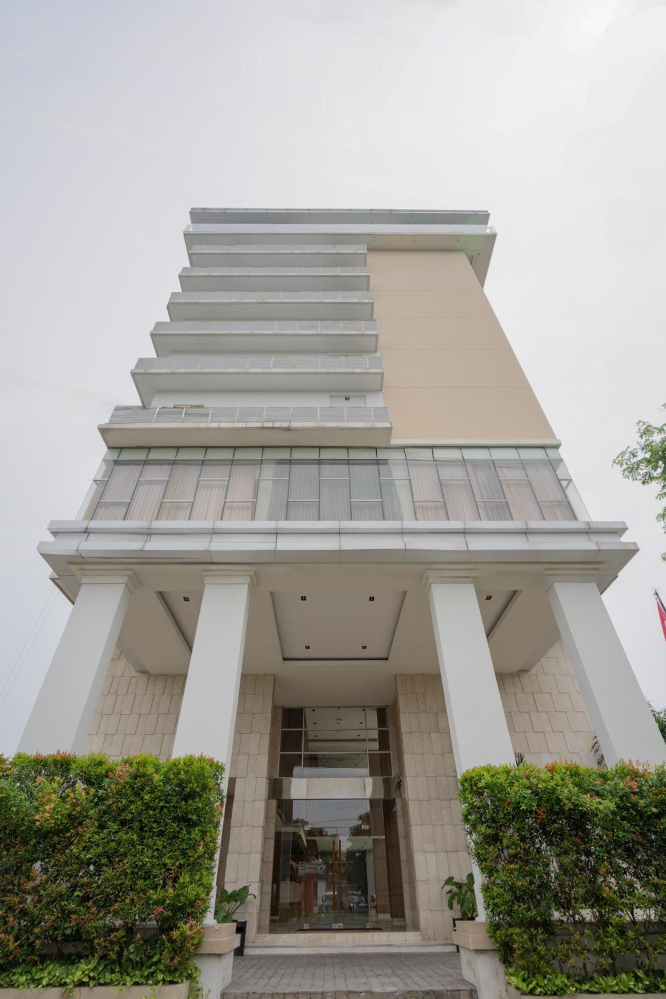 The Capital Hotel Surabaya Kültér fotó