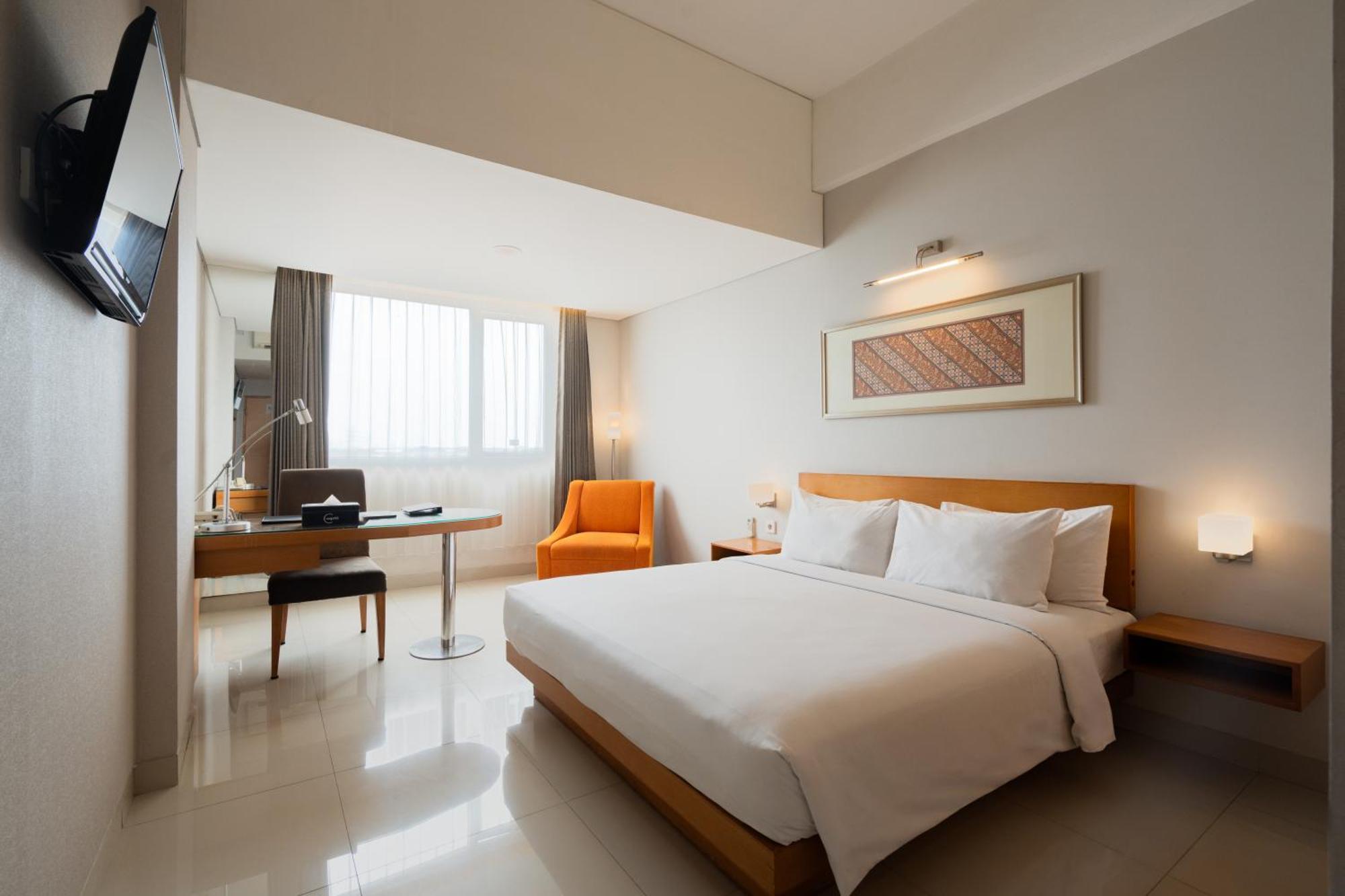 The Capital Hotel Surabaya Kültér fotó