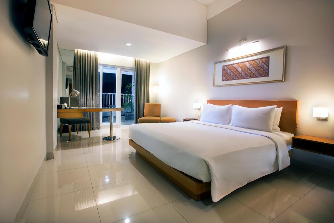 The Capital Hotel Surabaya Kültér fotó